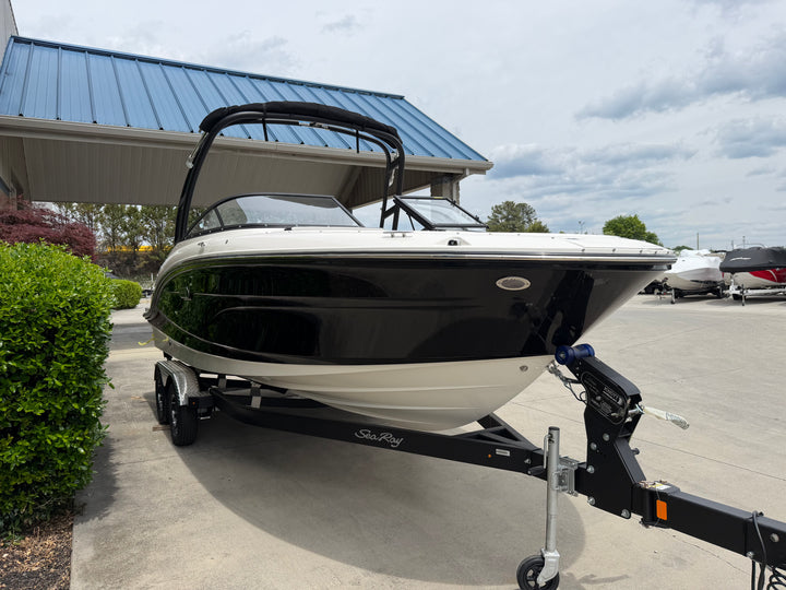 2026 Sea Ray SPX 210