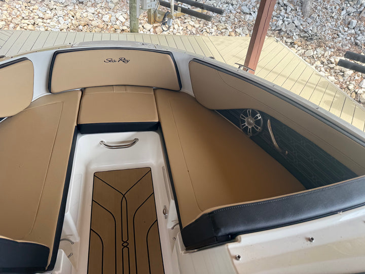 2025 Sea Ray SPX 210