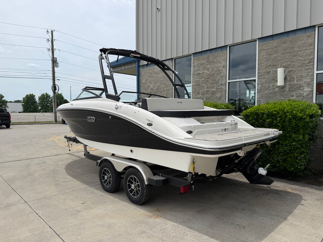 2026 Sea Ray SPX 210