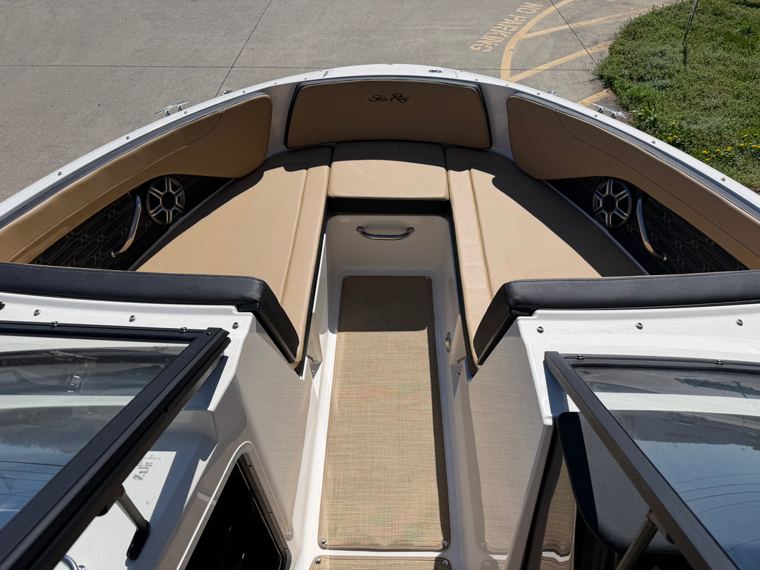 2026 Sea Ray SPX 210