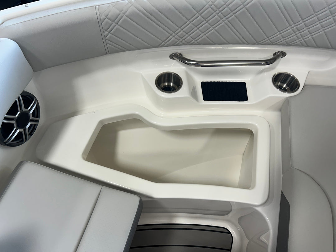 2026 Sea Ray SDX 230