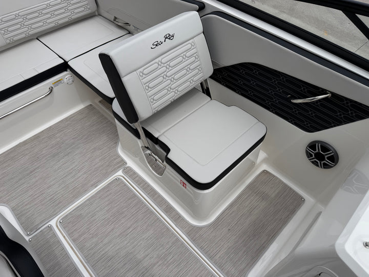 2026 Sea Ray SPX 210