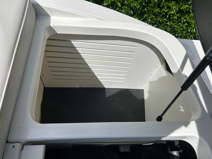 2022 Sea Ray SPX 210