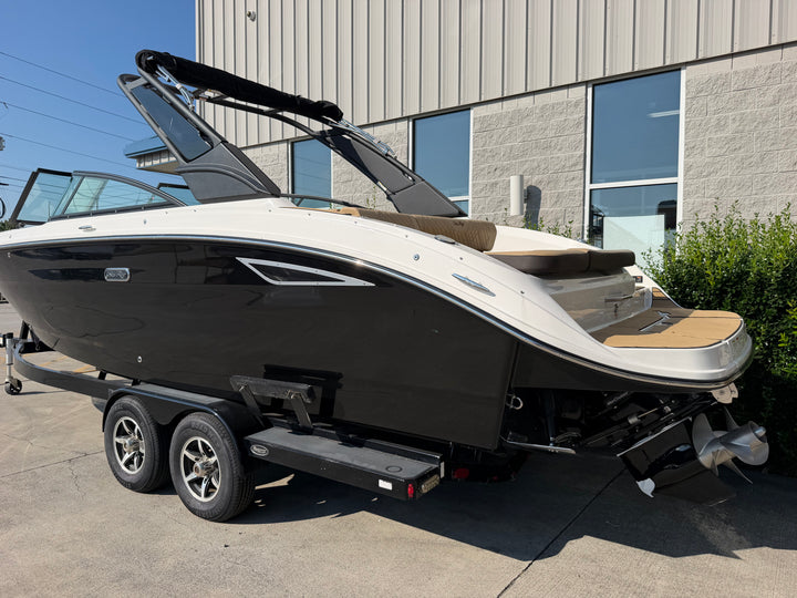 2026 Sea Ray SDX 270