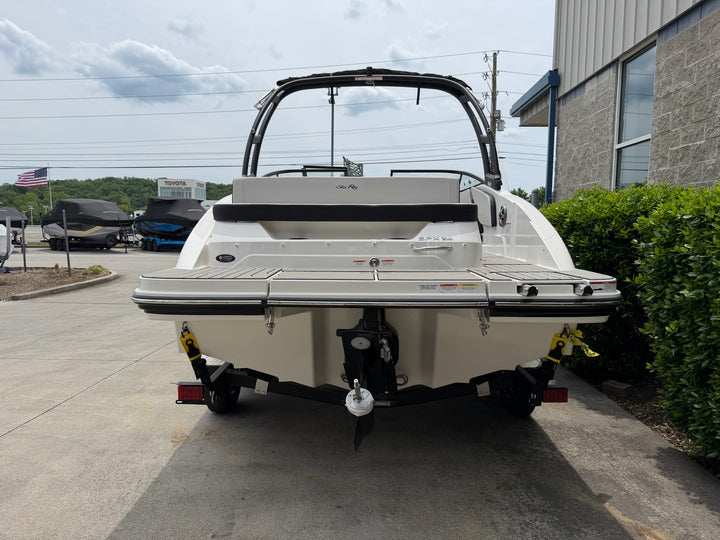 2026 Sea Ray SPX 210