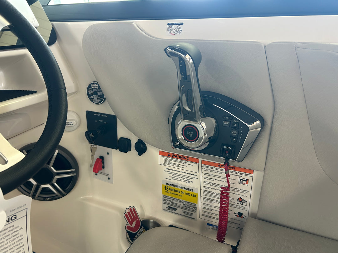 2026 Sea Ray SDX 230