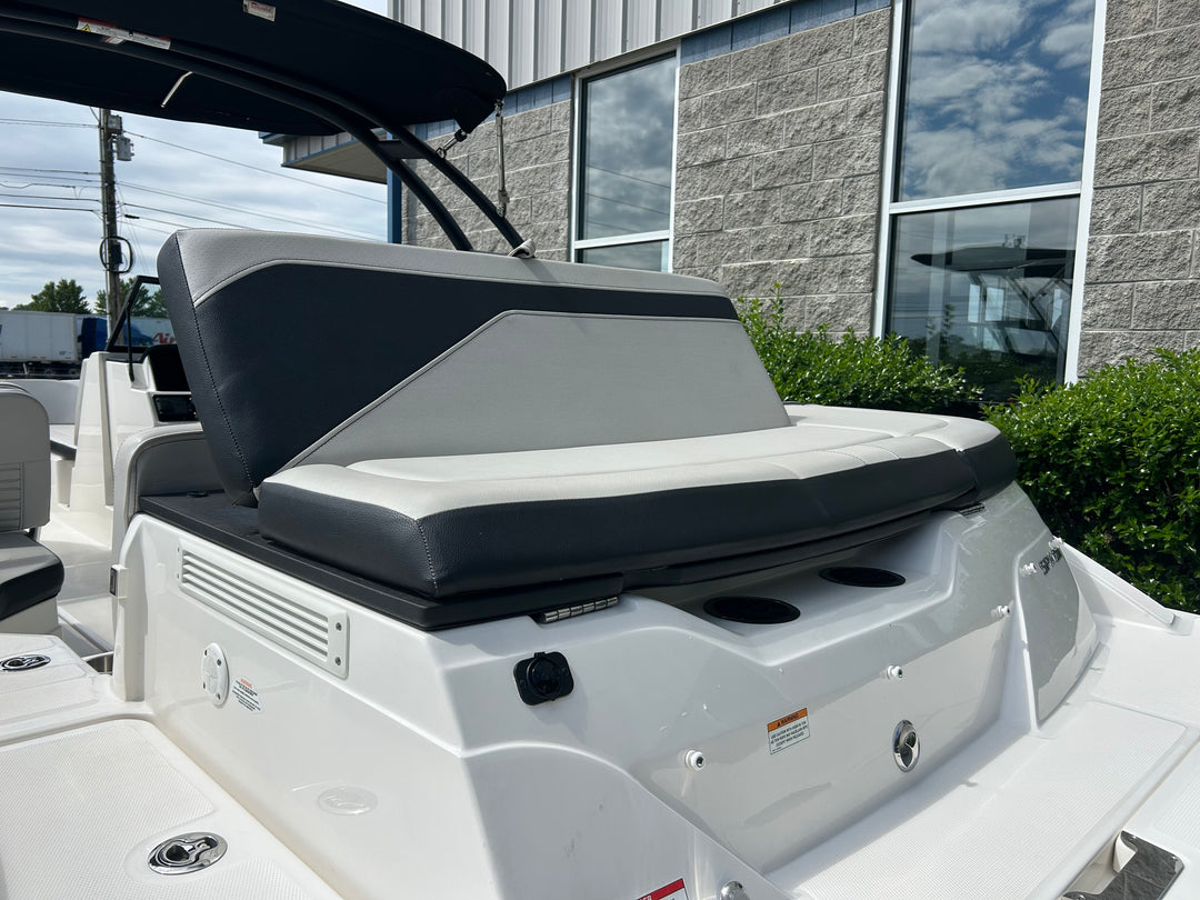 2022 Sea Ray SPX 210
