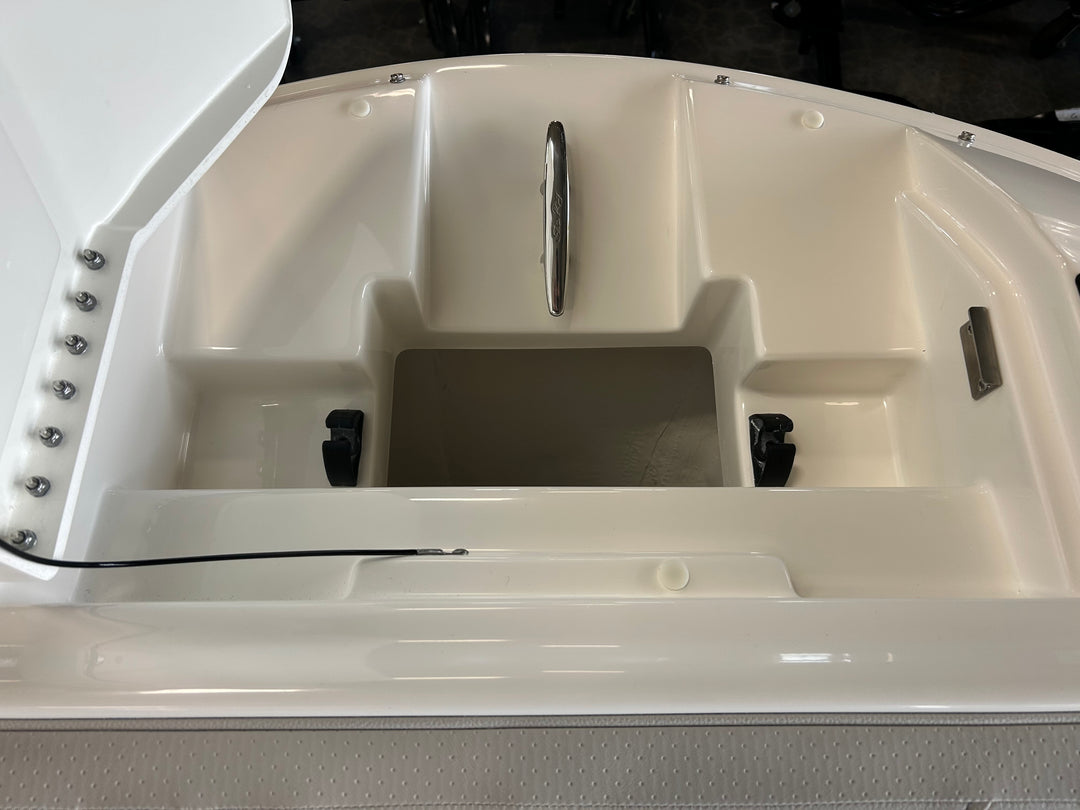 2026 Sea Ray SDX 230