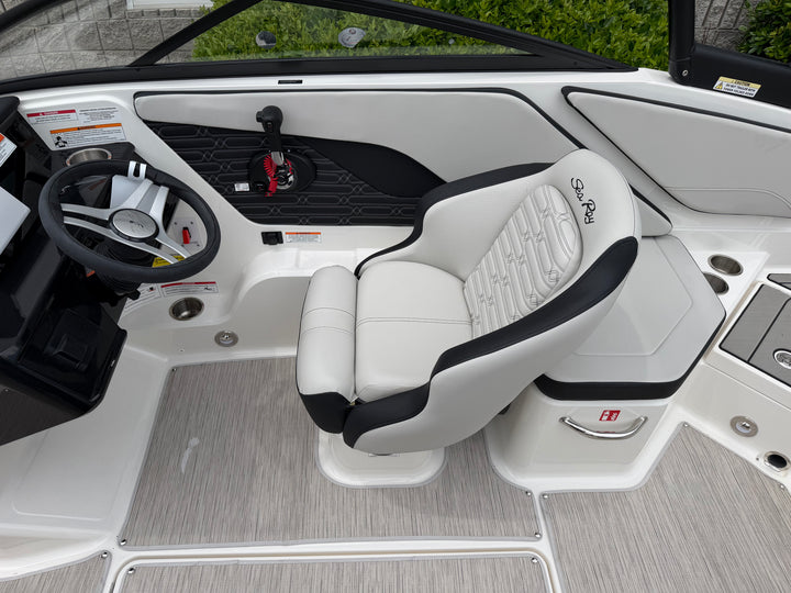 2026 Sea Ray SPX 210