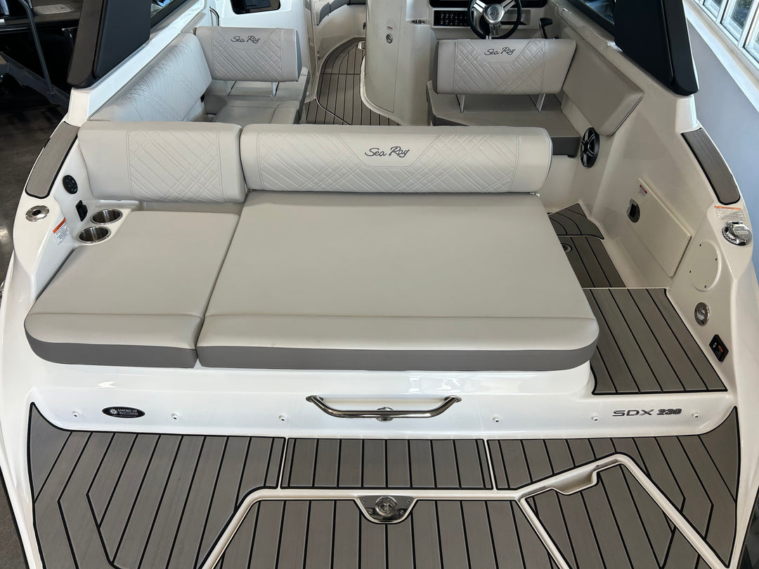 2026 Sea Ray SDX 230