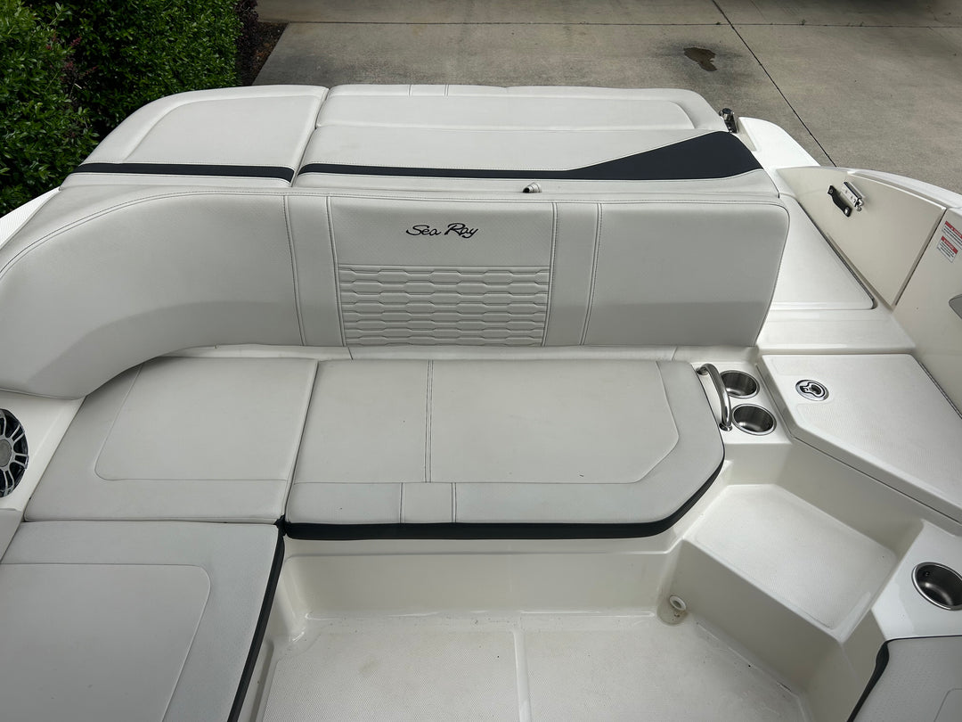 2022 Sea Ray SPX 210