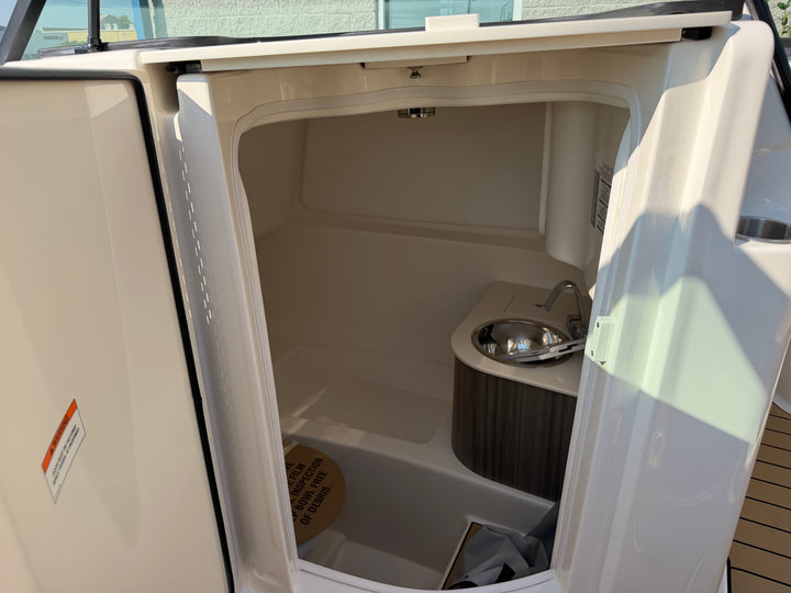 2026 Sea Ray SDX 270
