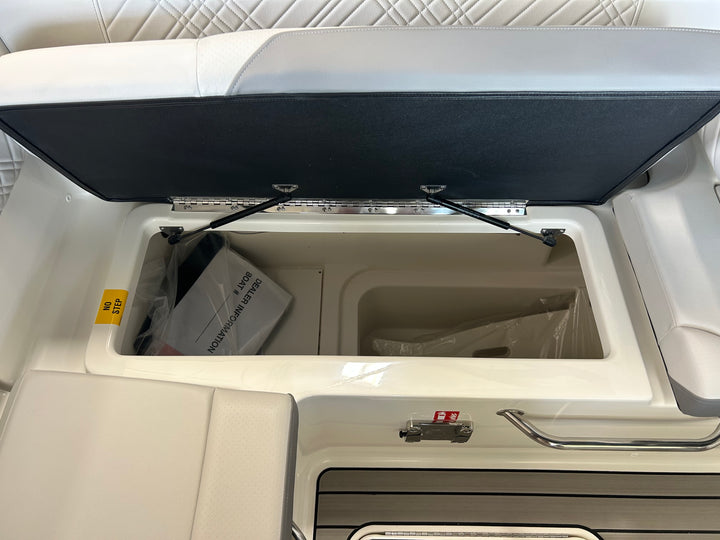 2026 Sea Ray SDX 230