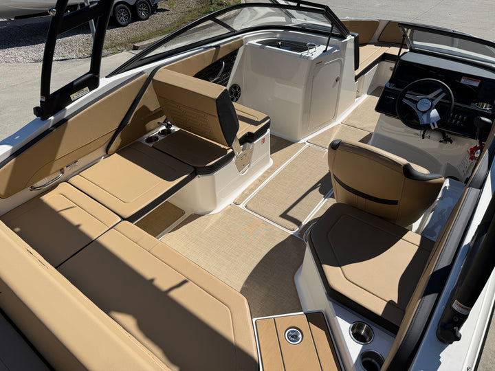 2026 Sea Ray SPX 210