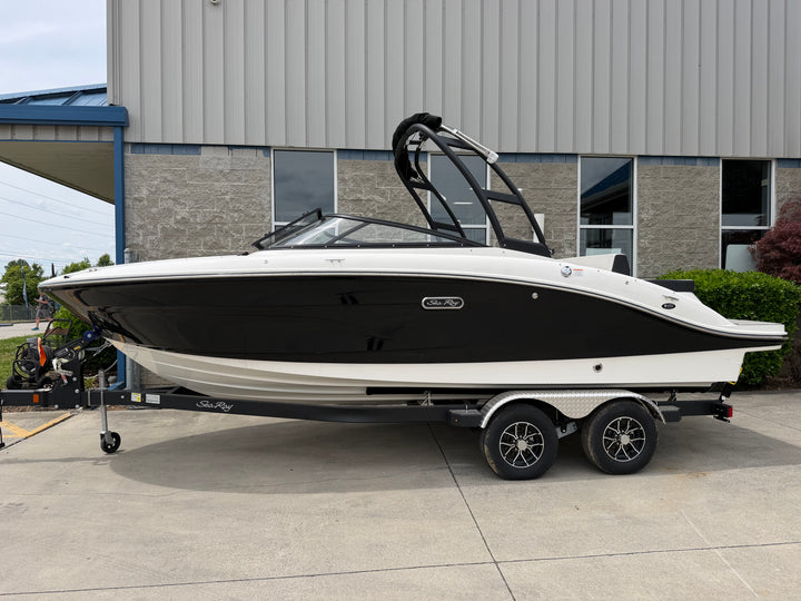 2026 Sea Ray SPX 210