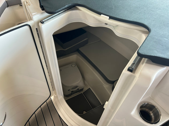 2026 Sea Ray SDX 230
