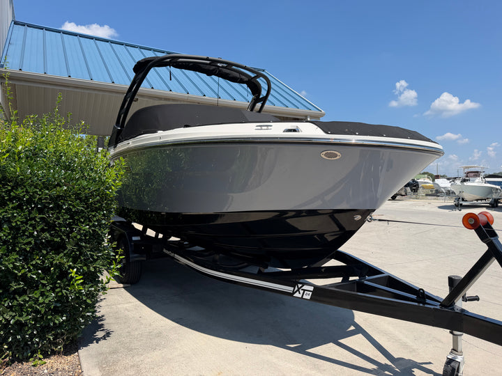 2026 Sea Ray SDX 230