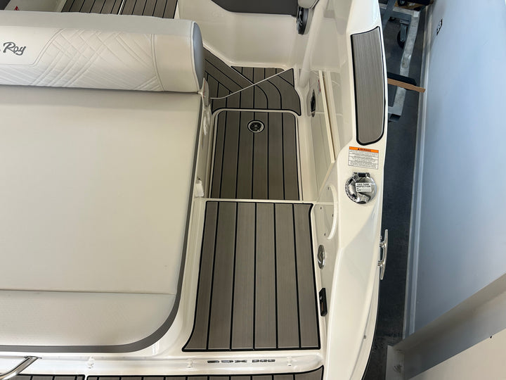 2026 Sea Ray SDX 230