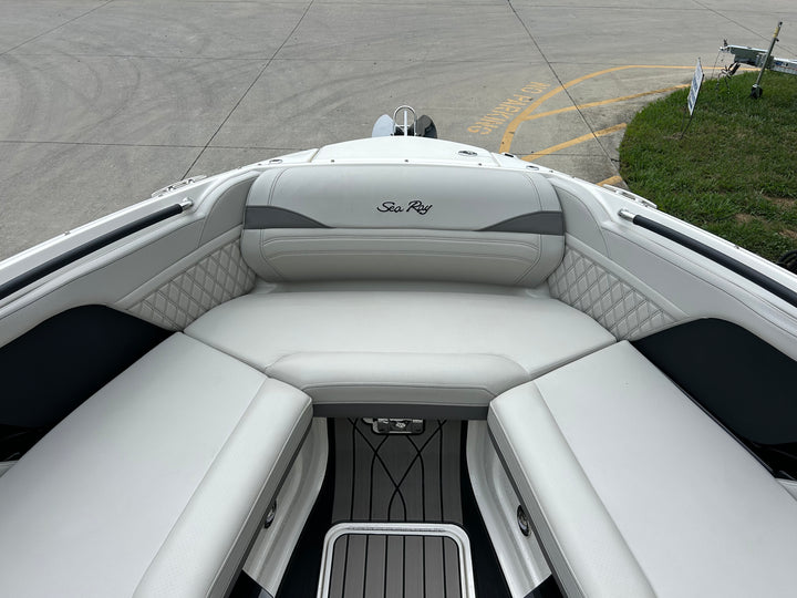 2023 Sea Ray SLX 260