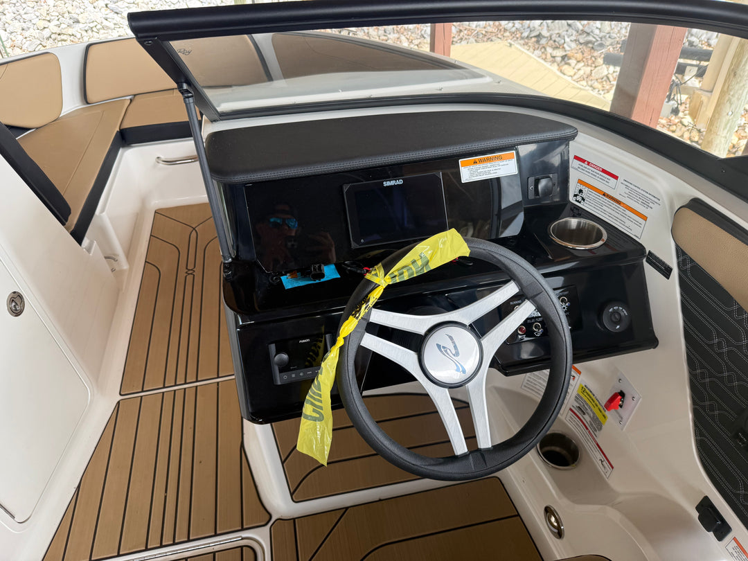2025 Sea Ray SPX 210