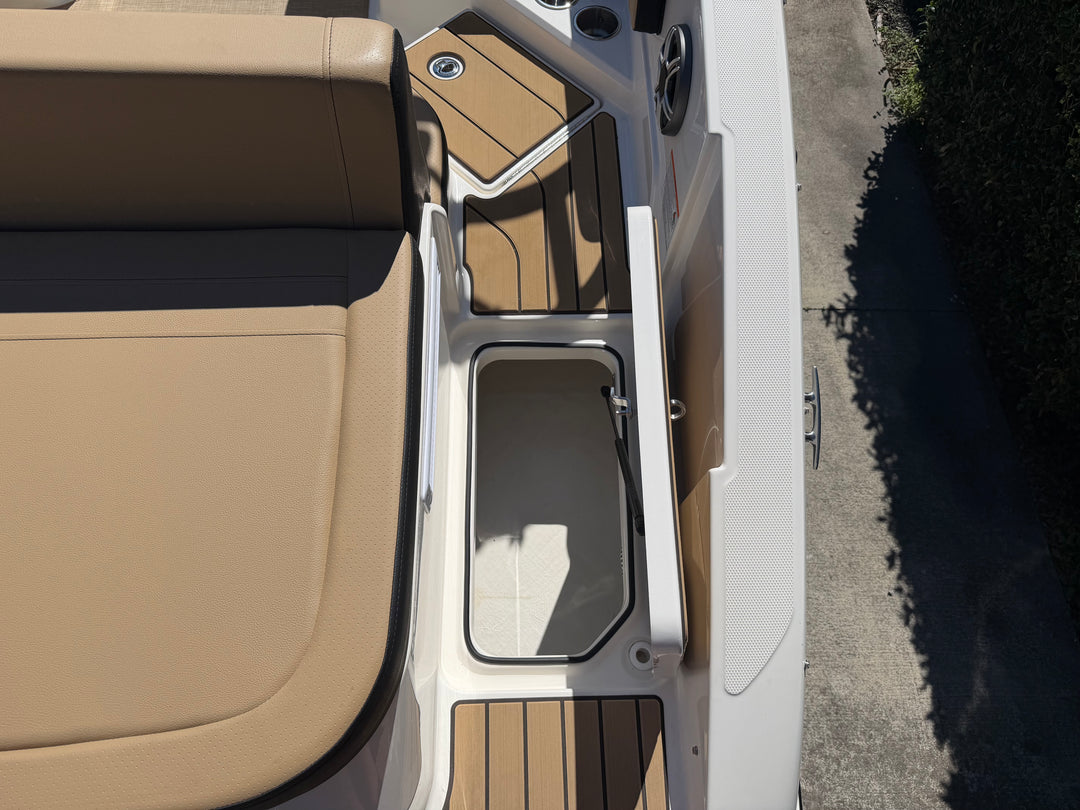 2026 Sea Ray SPX 210