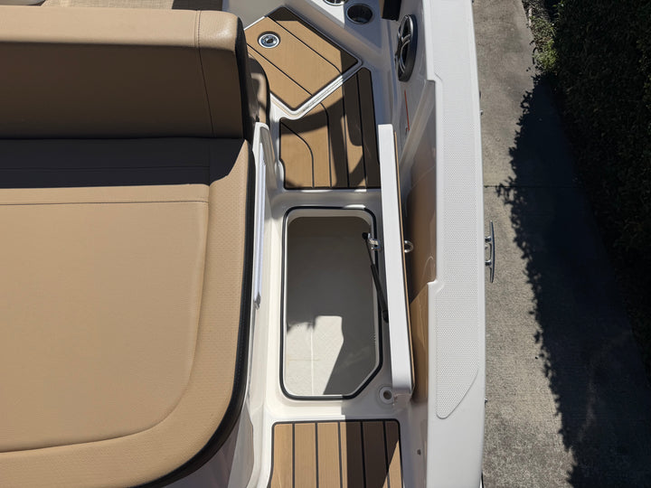 2026 Sea Ray SPX 210