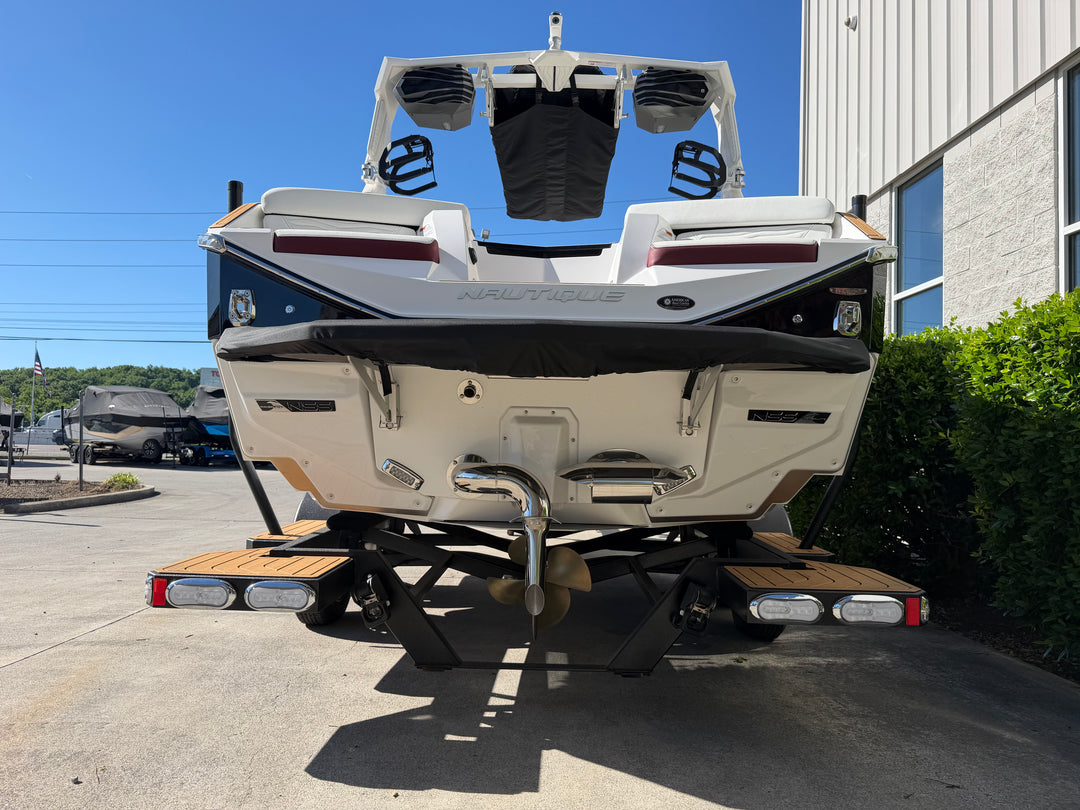 2026 Nautique G21