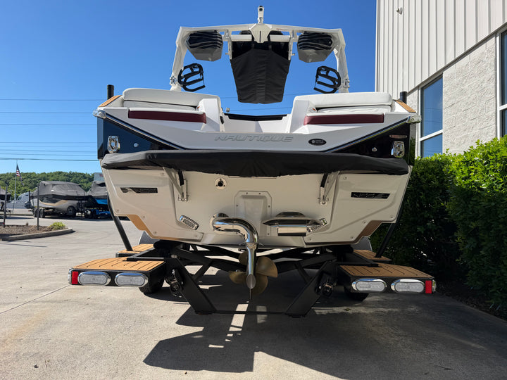 2026 Nautique G21