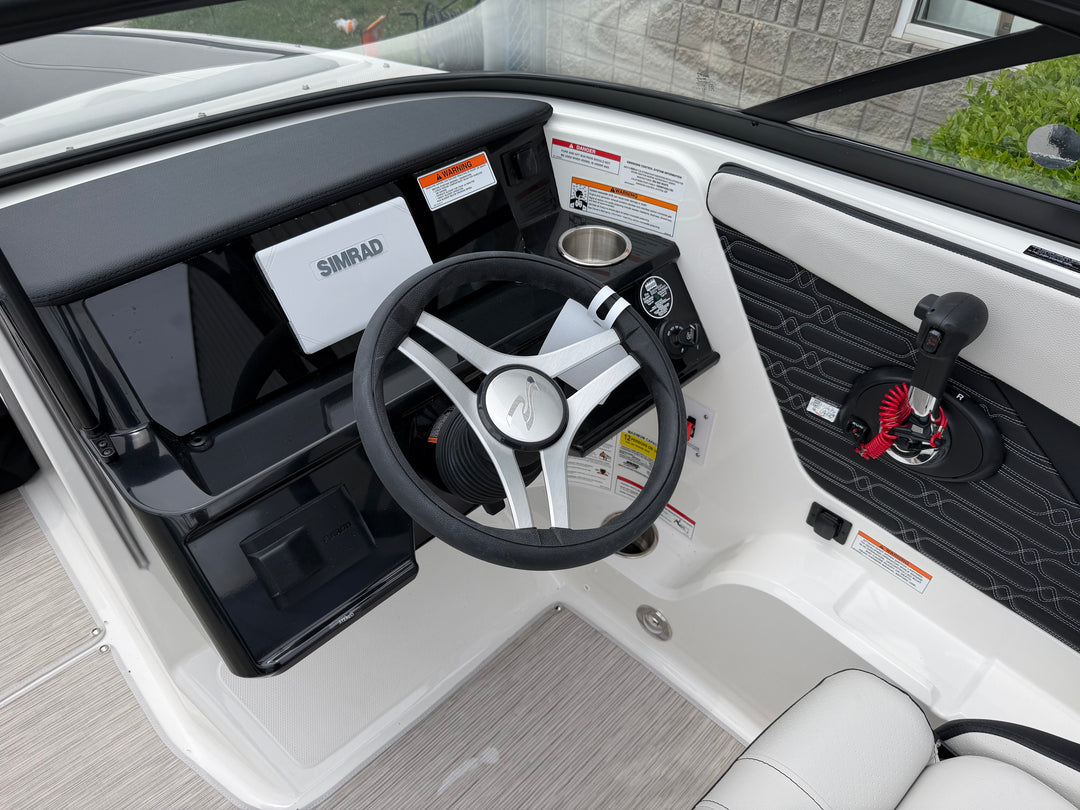 2026 Sea Ray SPX 210