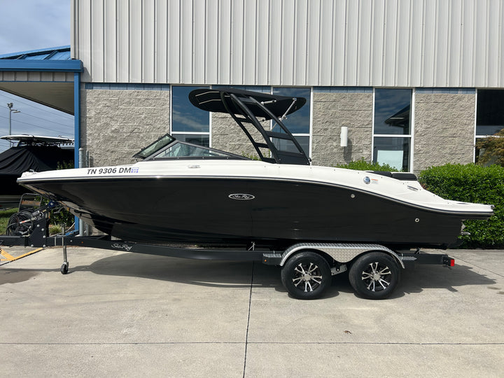 2022 Sea Ray SPX 210