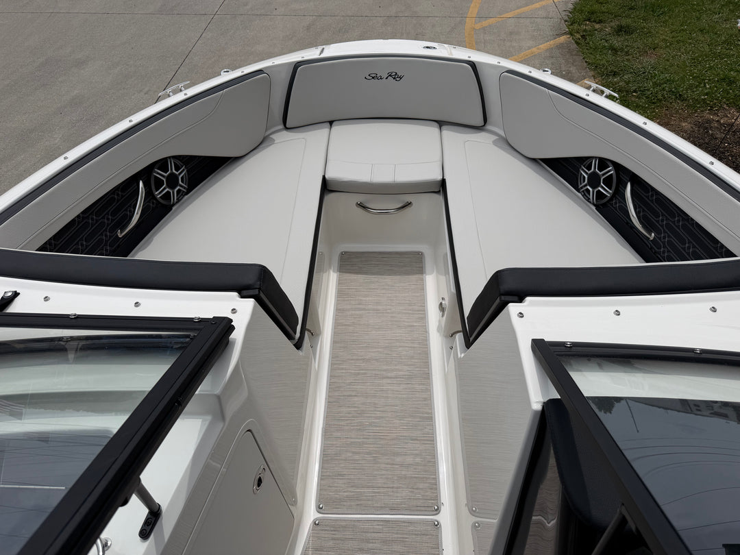 2026 Sea Ray SPX 210