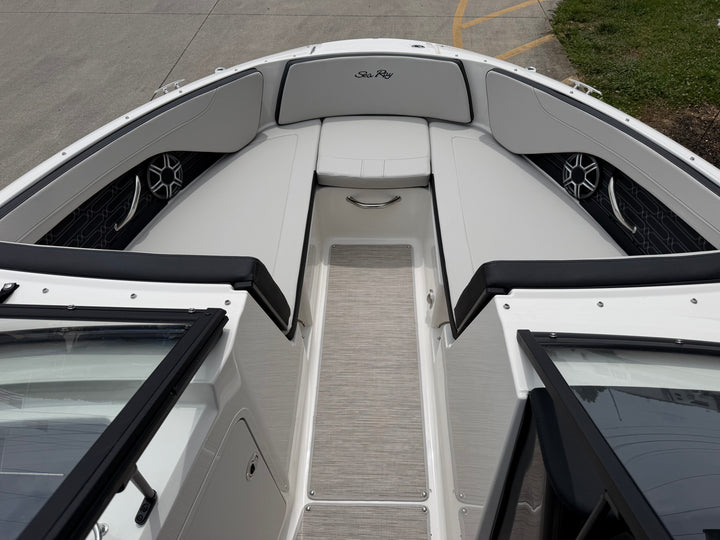 2026 Sea Ray SPX 210