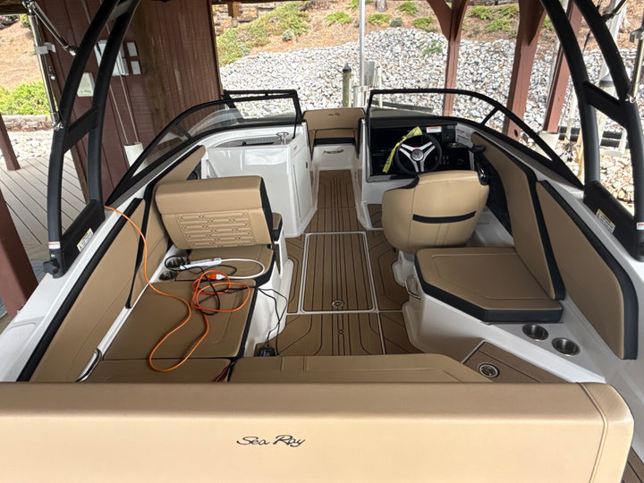 2025 Sea Ray SPX 210