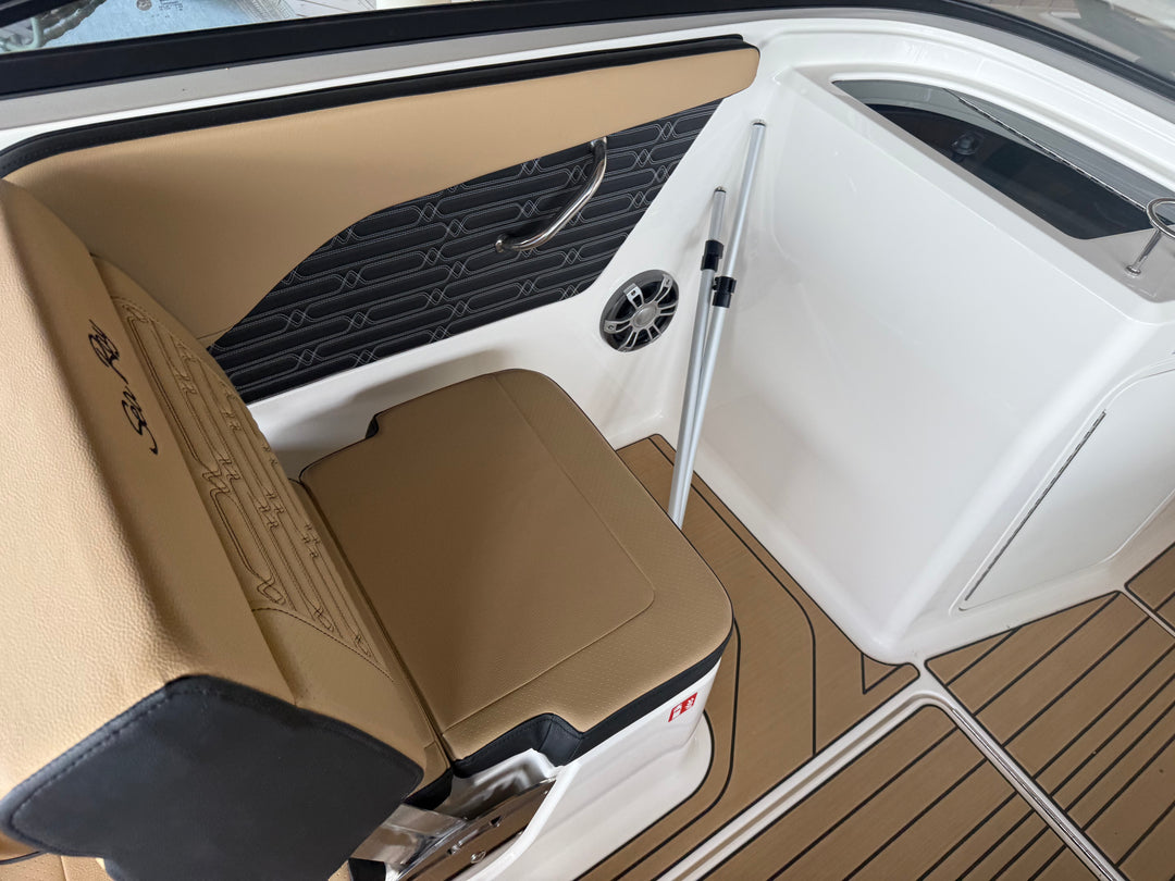 2025 Sea Ray SPX 210