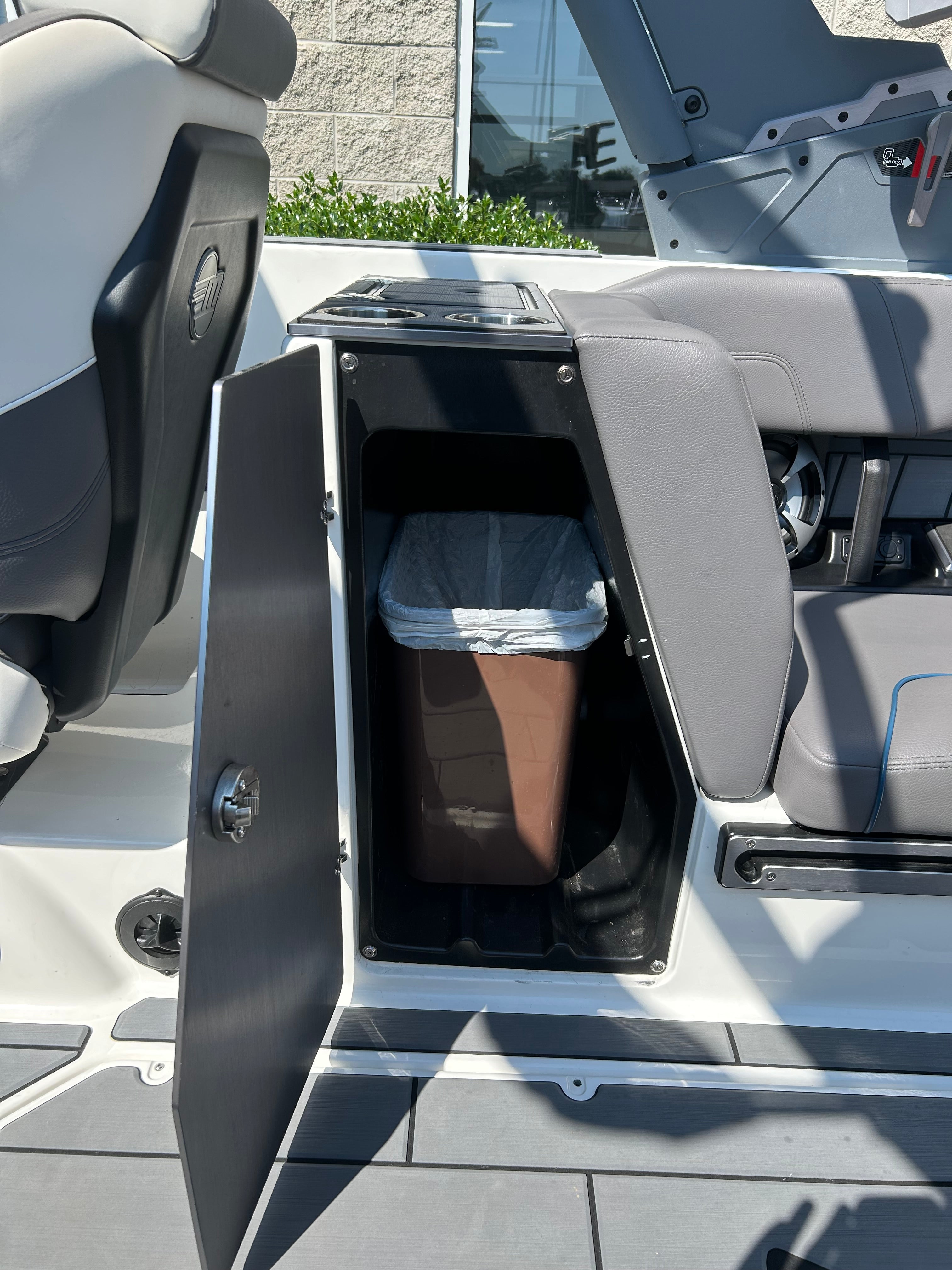2021 Malibu 24 MXZ – American Boat Center