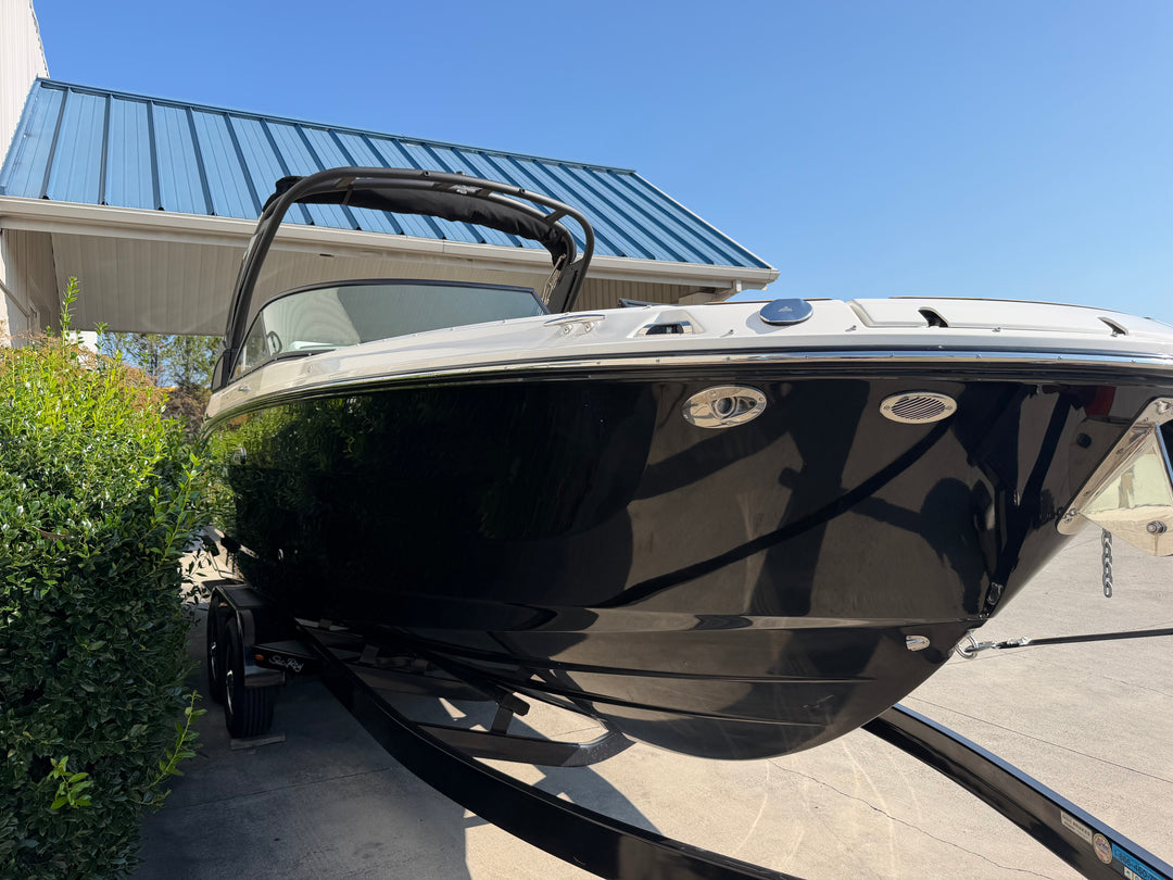 2026 Sea Ray SDX 270