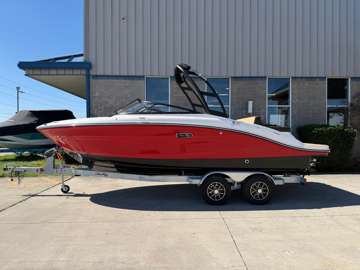 2026 Sea Ray SPX 210