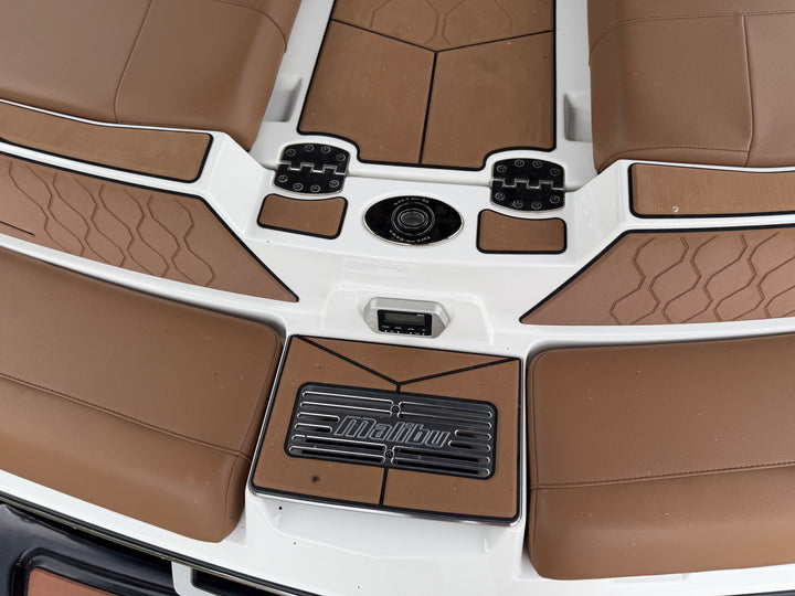 2022 Malibu M220