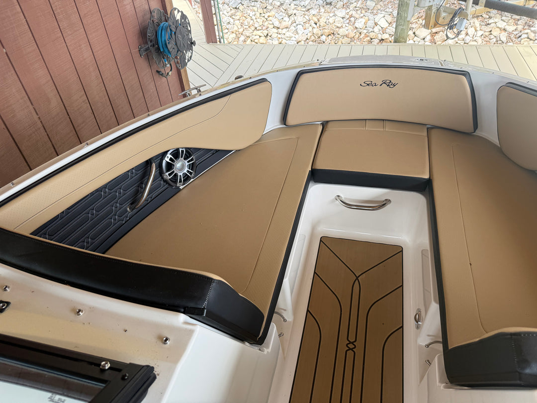 2025 Sea Ray SPX 210
