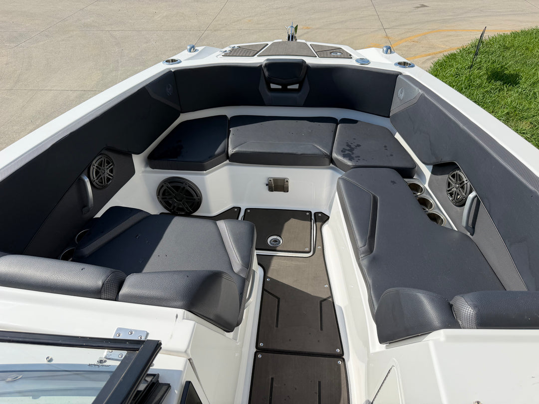 2022 Scarab 285 ID