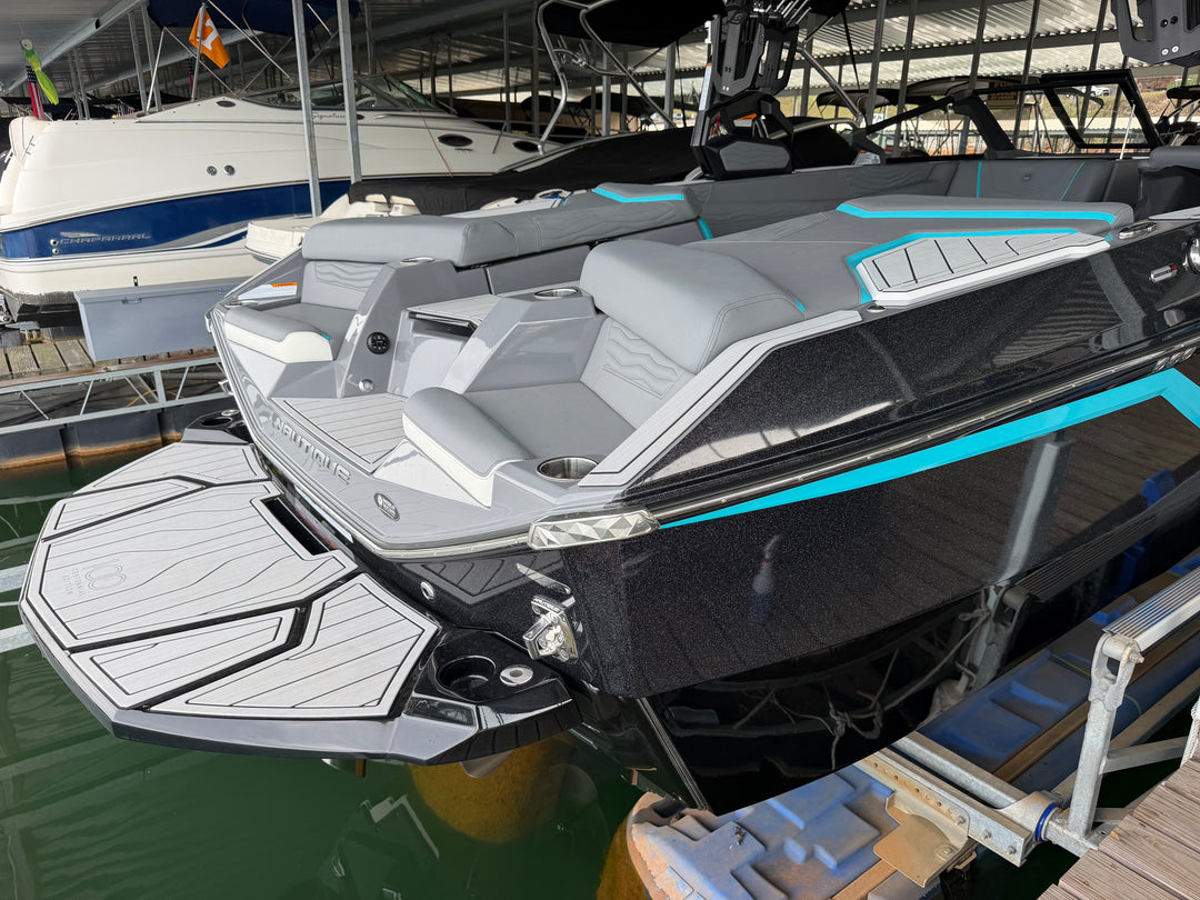 2025 Nautique G23