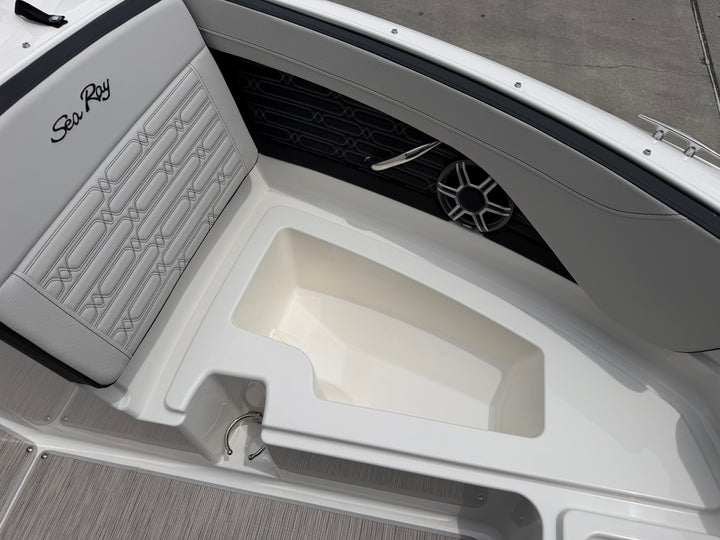 2026 Sea Ray SPX 210