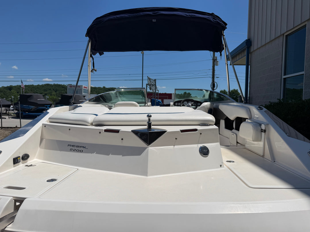 2006 Regal 2200