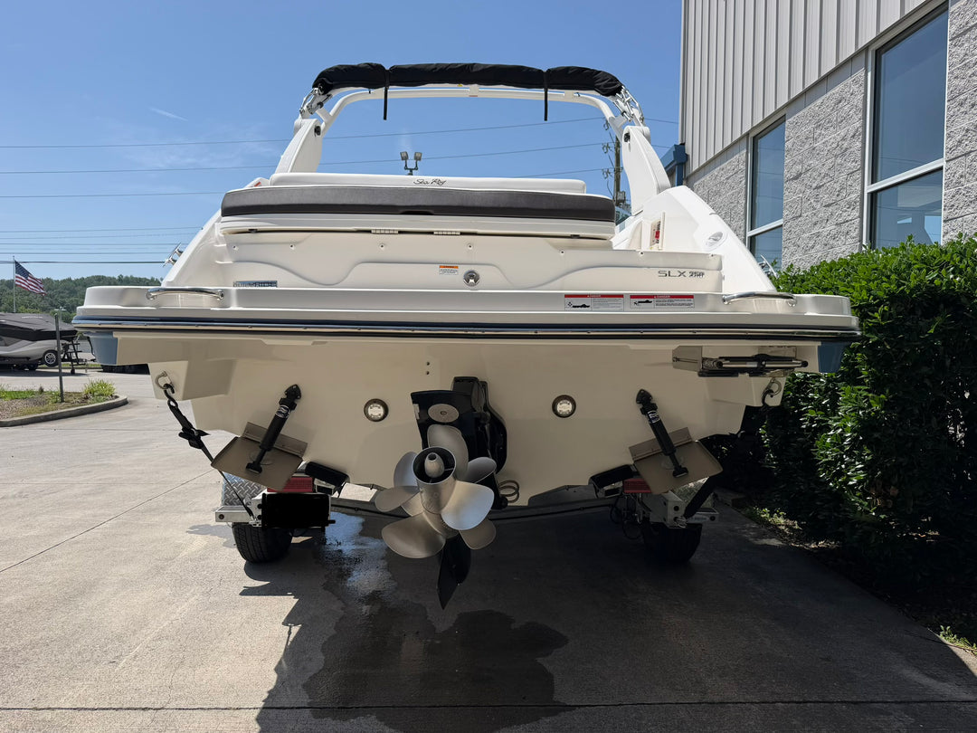 2022 Sea Ray SLX 250