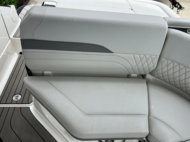 2023 Sea Ray SLX 260