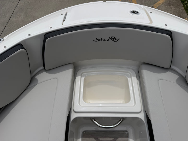 2026 Sea Ray SPX 210