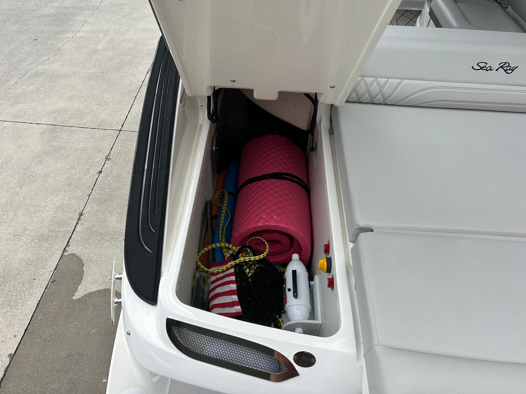 2023 Sea Ray SLX 260