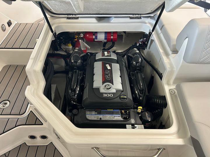2026 Sea Ray SDX 230
