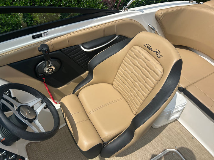 2023 Sea Ray SPX 190