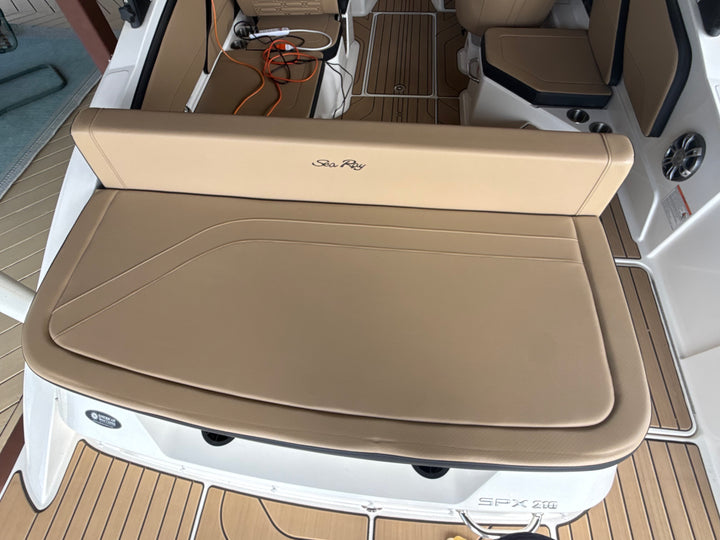 2025 Sea Ray SPX 210